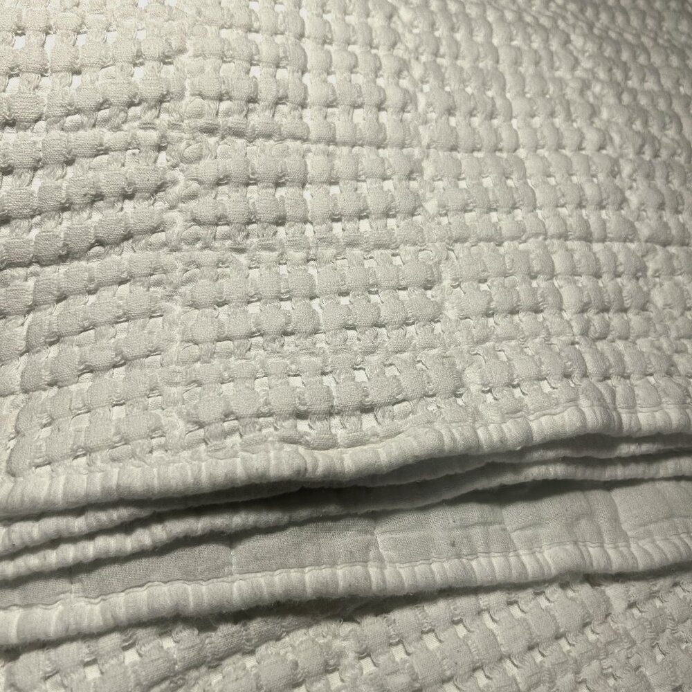 White textured XL twin thin comforter